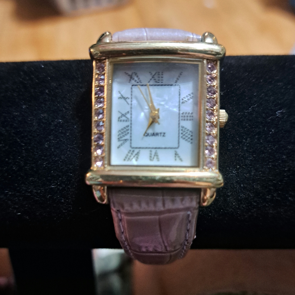 Elegant Gold and Pink Women's Quartz Watch